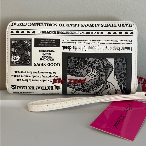 Betsey Johnson White and Black Graphic Wallet - Picture 4 of 11